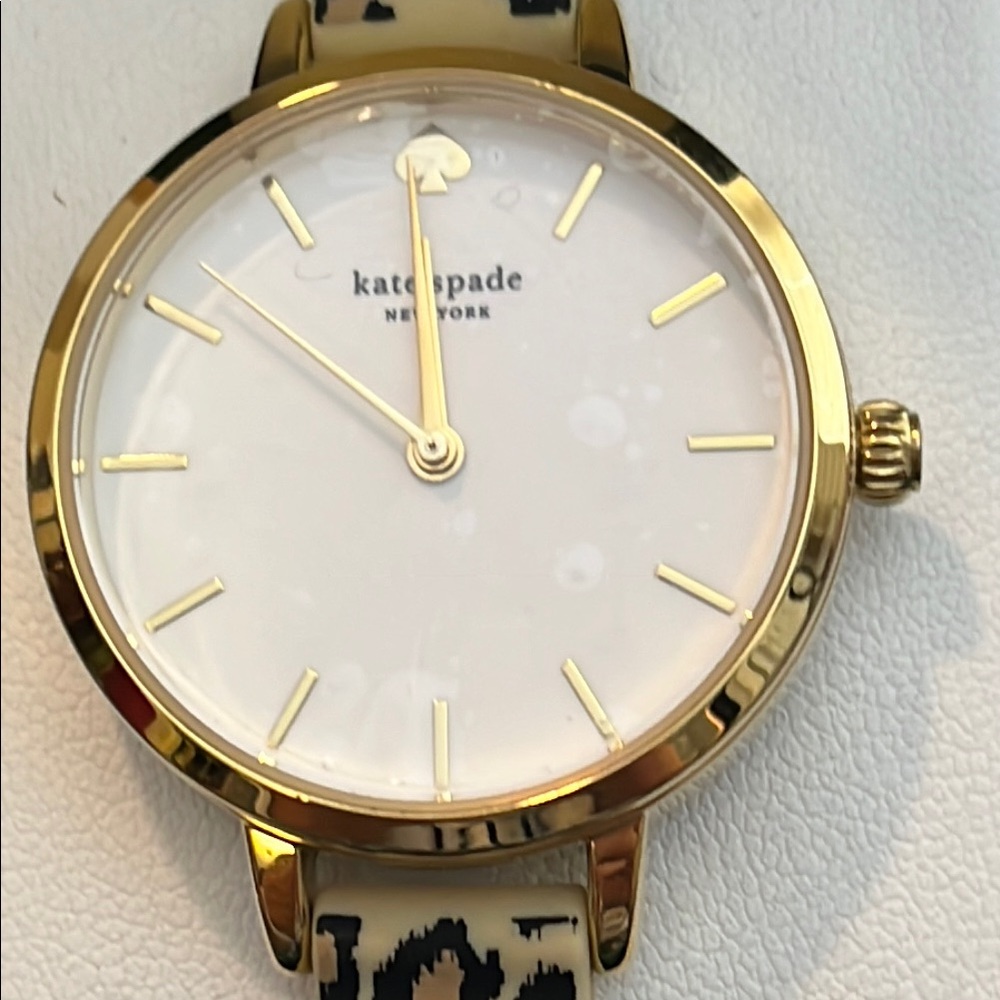 Kate Spade Watch w/ Gold Tone Case & Leather Leopard Print Band - Picture 2 of 11
